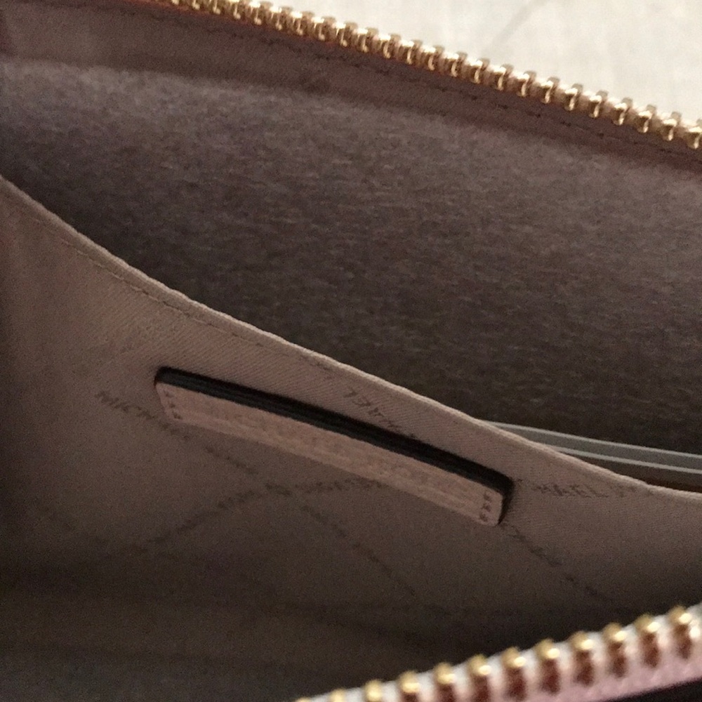 Michael Kors Wristlet/Clutch - Picture 3 of 3